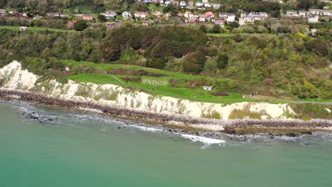 Luftaufnahme-Von-Der-Isle-Of-Wight,-Sonniger-Tag,-Großbritannien,-4k