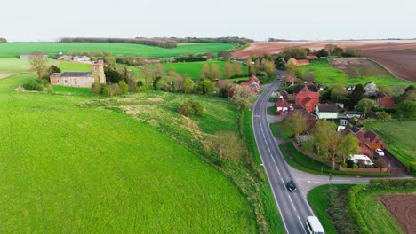 Imágenes-Aéreas-De-Drones-De-Un-Pequeño-Pueblo-De-Lincolnshire-Llamado-Burwell-En-El-Reino-Unido