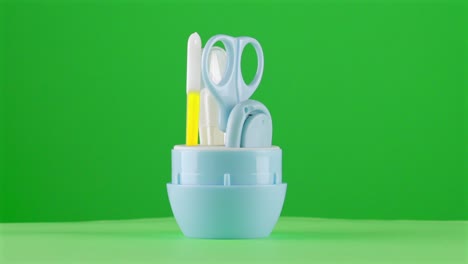 Baby-Nagel-Set,-Maniküre,-Pediküre,-Kinderzimmer,-Neugeborenenpflege,-Säuglingspflege-Auf-Einem-Drehtisch-Mit-Greenscreen-Zur-Hintergrundentfernung-3D