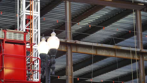 Männer,-Die-Auf-Der-Baustelle-Schweißarbeiten-Durchführen