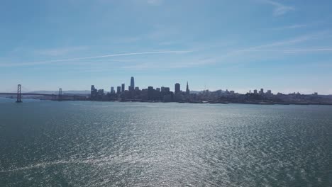 Amplia-Y-Distante-Toma-De-Drones-Del-Centro-De-San-Francisco-En-Un-Día-Soleado