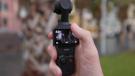 Handbedienung-Des-Touchscreen-Displays-Des-DJI-Osmo-Pocket-3