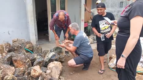 Boulder-and-souvenir-business-in-Sukabumi,-West-Java,-Indonesia
