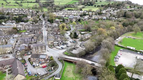 Pateley-Bridge-Town-North-Yorkshire,-Reino-Unido,-Panorámica-Aérea-De-Drones