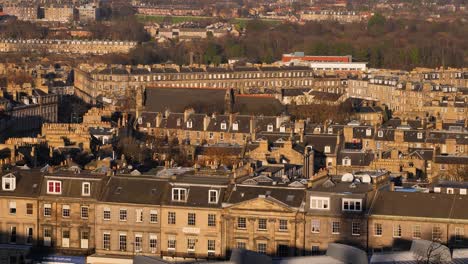 Long-shot-elevated-view-of-tenements-in-Edinburgh,-Scotland