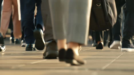 Slow-motion-crowd-of-people-walking-on-street