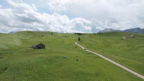 Luftaufnahme-Des-Berges-Marmolada-In-Den-Italienischen-Dolomiten