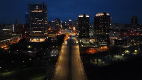 Puente-De-La-Carretera-Principal-Entrando-En-Richmond,-Virginia