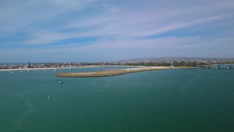 Sandy-Peninsula-On-Mariners-Basin-In-Mission-Bay,-San-Diego,-California