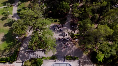 Slow-establishing-shot-of-wedding-guests-arriving-at-a-villa-in-Montpellier