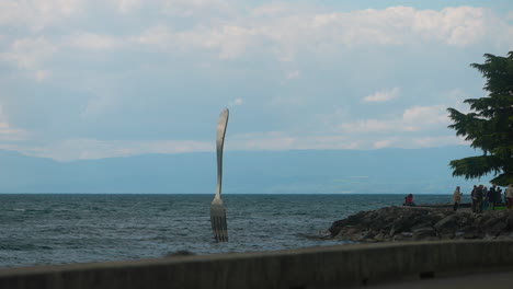 La-Bifurcación-En-Vevey,-El-Lago-De-Ginebra,-Suiza.