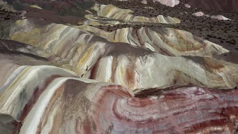 Surreale-Farben-Auf-Dem-Berg-Cerro-De-Los-7colors-In-Argentinien.-Luftaufnahmen