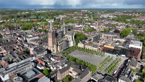 Sint-Janskathedraal,-Catedral-Católica-En-El-Centro-De-La-Ciudad-De-&#39;s-Hertogenbosch