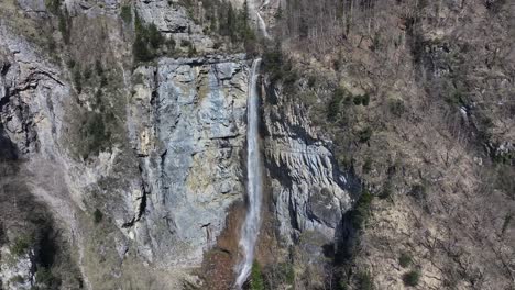Seerenbachfälle,-Ein-Verstecktes-Juwel-Am-Walensee,-Schweiz---Luftaufnahme