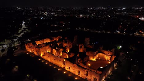 Vorwärts-Drohnenaufnahme-über-Den-Caracalla-Thermen-Im-Stadtzentrum-Von-Rom,-Italien