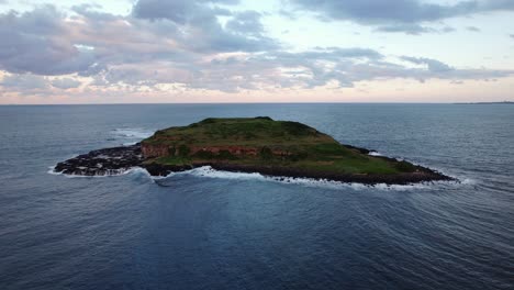 Cook-Island-Nature-Reserve-Off-The-Coast-of-Tweed-Heads-Near-Fingal-Head-In-New-South-Wales,-Australia