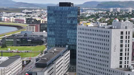 Arquitectura-Moderna-De-Reykjavik,-Islandia