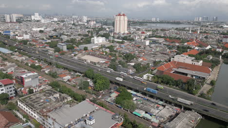 Norte-De-Yakarta-Durante-Una-Ajetreada-Hora-De-Almuerzo-En-Indonesia