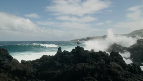 Waves-crashing-against-the-rocky-beach,-rough-coast