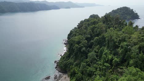 Flying-over-Isla-Playa-Blanca-and-Bahía-de-Utría-near-Bahía-Solano-in-the-Chocó-department-on-the-Pacific-Coast-in-Colombia