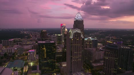 Luftaufnahme-Der-Fintech-Skyline-Von-Charlotte-North,-Drohnenaufnahme-In-4K