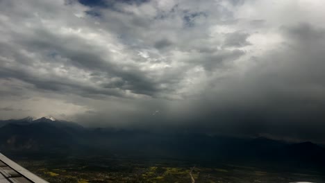 Ruta-De-Vuelo-Desde-El-Aeropuerto-De-Delhi-Hasta-Los-Cielos-De-Srinagar.