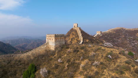 Jinshanling-Abschnitt-Der-Chinesischen-Mauer-In-Einer-Bergigen-Landschaft-In-Der-Nähe-Von-Peking