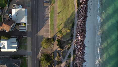 Casas-De-Lujo-Frente-Al-Mar-A-Lo-Largo-De-La-Costa-Australiana,-Ciudad-De-Esperance-En-Australia-Occidental