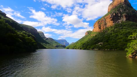 Spectacular-panoramic-view-of-Blyde-river-canyon-with-mountains,-South-Africa