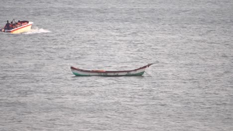 floating-boat-in-versova-beach-in-mumbai-maharashtra