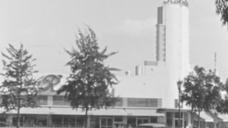 Monochrome-View-of-a-Mid-Century-Building-Against-a-Clear-Sky