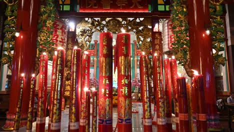 Rote-Kerzen-In-Bangkok-Chinatown