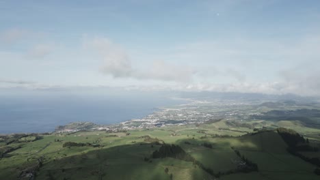 Pico-do-Carvao-viewpoint,-Sete-Cidades,-Ponta-Delgada,-Sao-Miguel-island,-Portuguese-Azores-archipelago,-Portugal