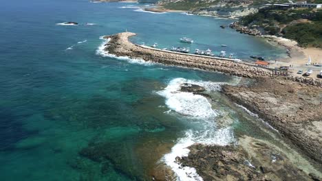 Pequeño-Puerto-De-Agios-Georgios,-Isla-De-Chipre.