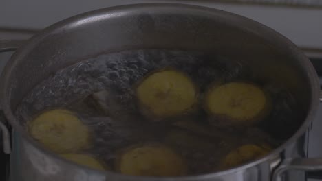 Boiling-plantain-banana-to-make-banana-puree,-part-5