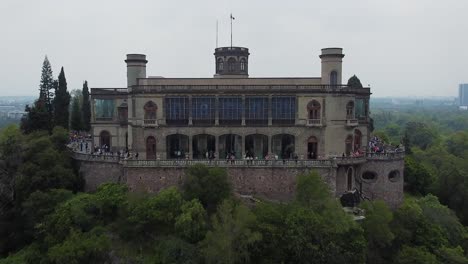 A-drone-shot-of-Mexico´s-Chapultepec-Castle