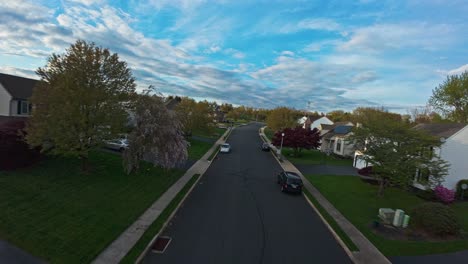 Quaint-Upper-Class-Neighborhood-in-American-Suburb-with-colorful-trees-in-springtime