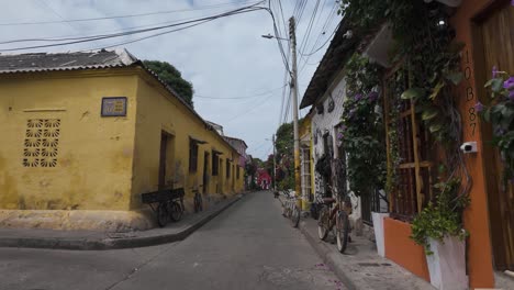 Getsemaní's-colorful-charm,-Cartagena:-a-stroll-through-picturesque-street