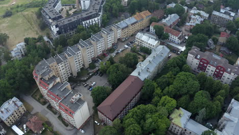 Orbiting-shoot-of-residential-area