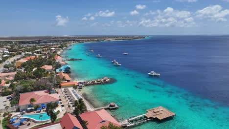 Skyline-Von-Bonaire-Am-Kradendijk-In-Bonaire,-Niederländische-Antillen