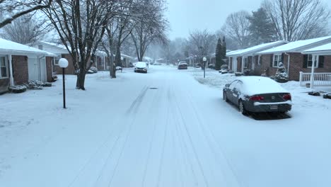 Amerikanische-Nachbarschaft-Während-Schneegestöber-Im-Blizzard