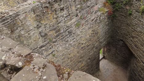 Conwy-Castle-In-Wales-Mit-Videoschwenk-Von-Links-Nach-Rechts