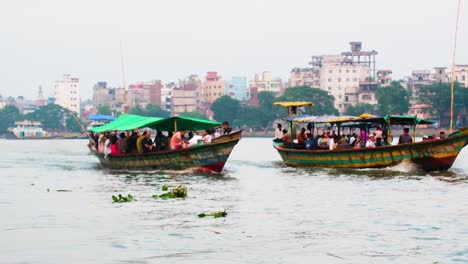 Typical-Passenger-Trawler-Boats-in-Buriganga-River,-Dhaka,-Bangladesh