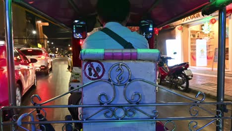 Paseo-En-Tuk-Tuk-En-La-Noche-De-Bangkok