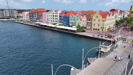 Farbenfrohe-Gebäude-In-Punda-In-Willemstad,-Curaçao