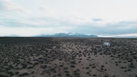 Motor-Homes-Traveling-On-Desert-Roads-Near-Salt-Lake-City-In-Utah,-United-States