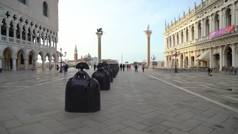 Pier-Von-Venedig-In-Der-Nähe-Der-Piazza-San-Marco-In-Venedig-Mit-Der-Wunderschönen-Kirche-San-Giorgio-Maggiore-Im-Hintergrund