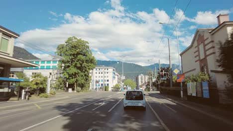 Straßenbahn-In-Montreaux-Schweiz-An-Einem-Sonnigen-Tag