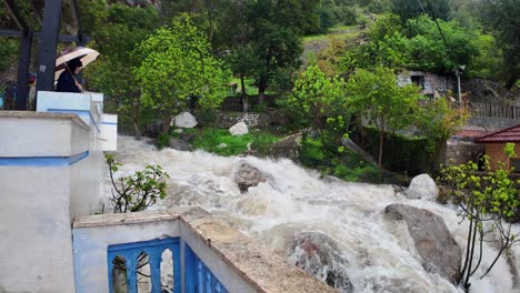 Ras-El-Ma-Wasserfall-In-Chefchaouen-Marokko-Hochwasserbelastung-Nach-Regen