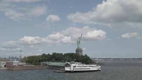 The-Statue-Of-Liberty-New-Jersey